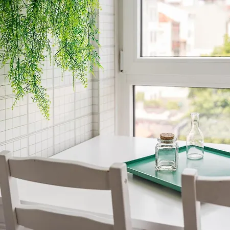 Guestready - Balcony Over Free Parking Apartment Porto