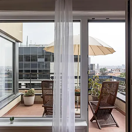 Guestready - Balcony Over Free Parking *