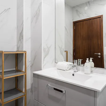 Guestready - Balcony Over Free Parking Apartamento Porto
