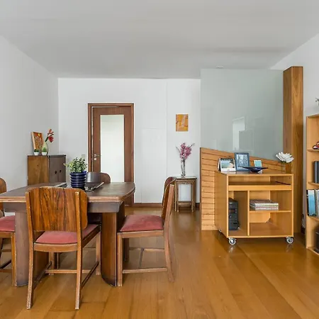 Guestready - Balcony Over Free Parking Apartamento