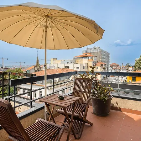Guestready - Balcony Over Free Parking Porto